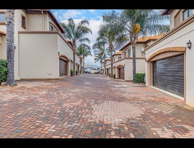 3 BEDROOM CLUSTER FOR SALE IN GLENVISTA